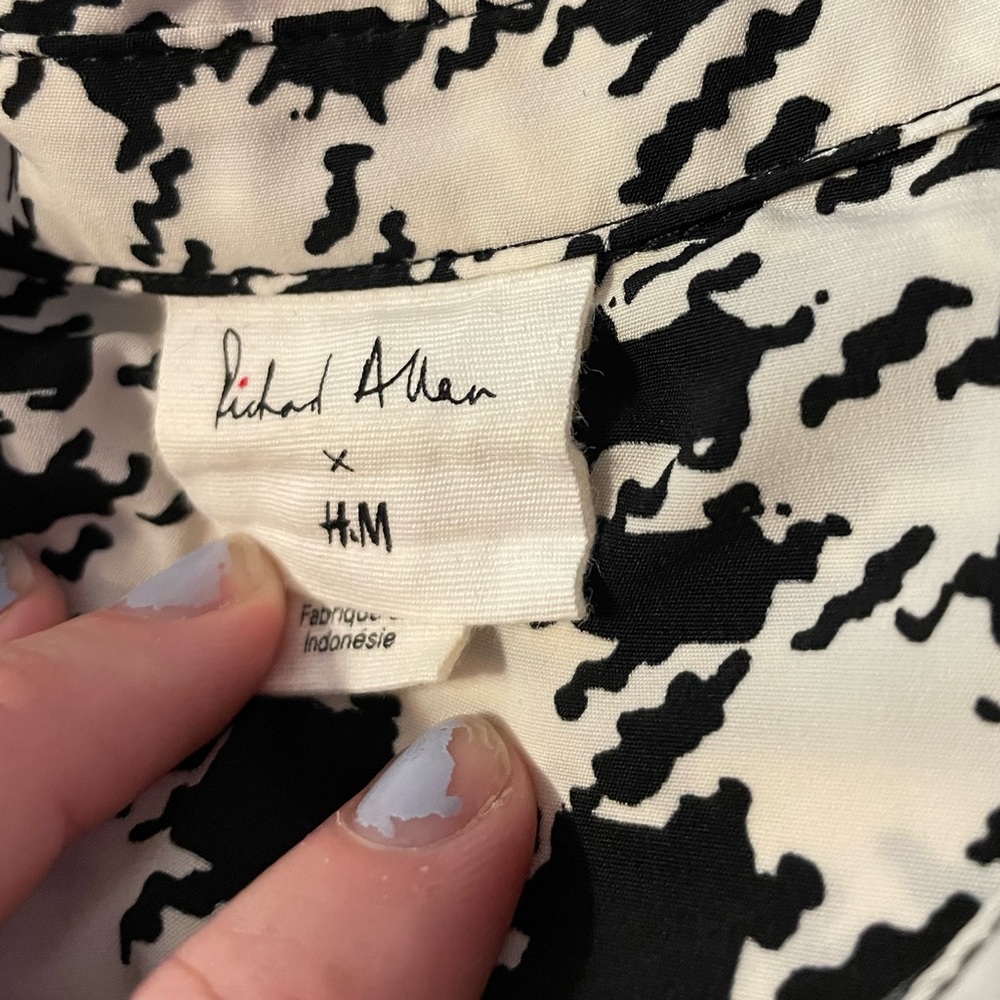 Richard Allen x H&M Patterned Button Down - Picture 5 of 6